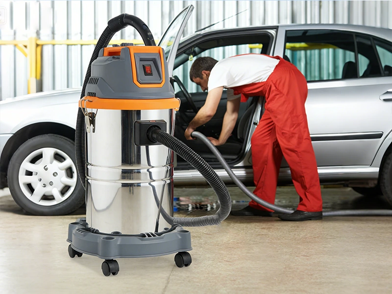 Filtrazione avanzata e aspirazione elevata per una pulizia completa degli interni dell'auto